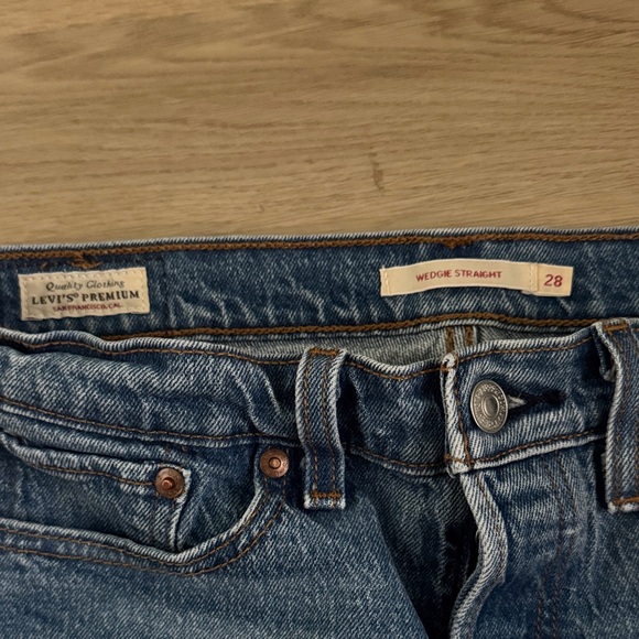 Levi's Women’s Wedgie Straight Classic Denim Jeans - 28 - Picture 4 of 6